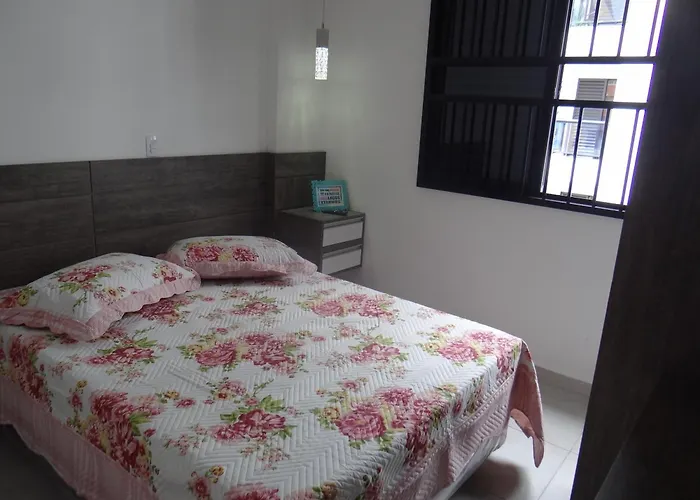 Pitangueiras com Varanda Gourmet e Limpeza Diária Incluída Apartamento Guarujá